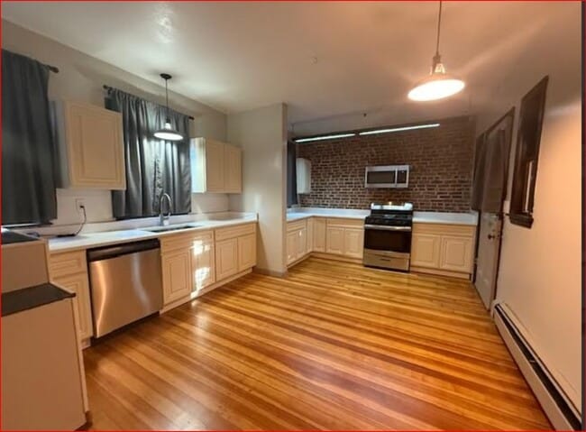 Building Photo - 21 Melville Ave Unit 1