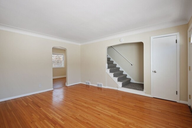 Photo - 627-627 Penn Ave S Unit 627 Penn Ave South