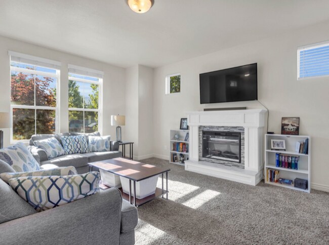 Photo - 4 Bed/3.5 Bathroom home in Woods Cross