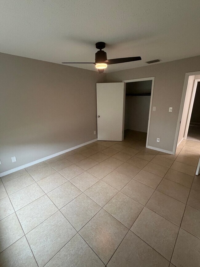 Photo - 11510 Valencia Dr Unit B