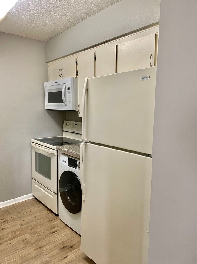 Photo - 6202 Robinson St Unit Condo