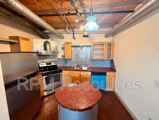 Photo - 300 Summit Ridge Dr