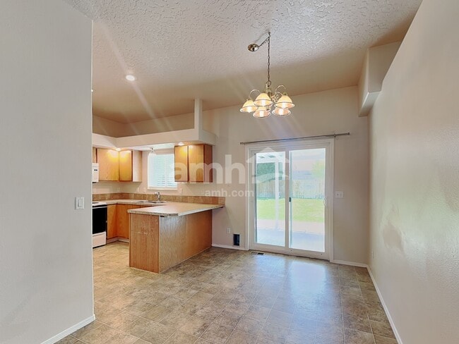 Photo - 2401 Louisiana Pl
