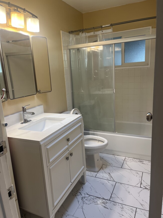 Photo - 8922 Heraldry St