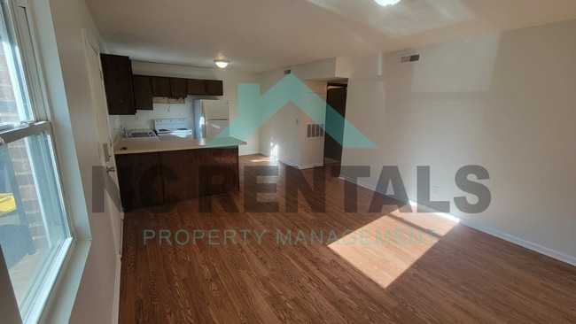 Photo - 2559 Green Oaks Ct SE Unit A