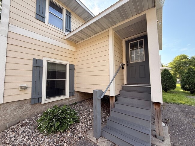 118 Willow Point Dr