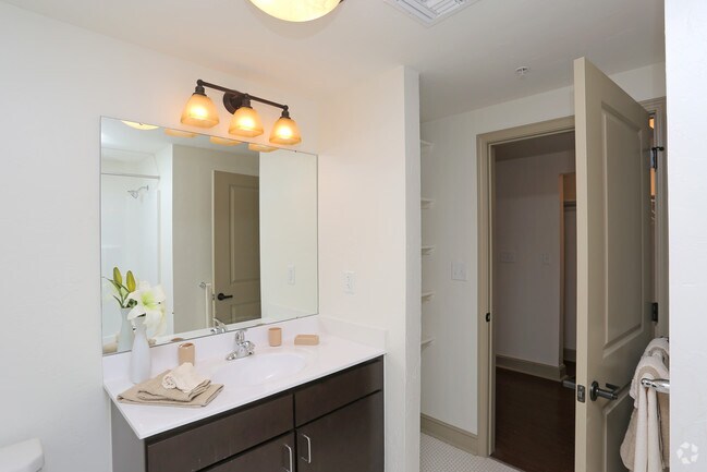1BR - Bathroom