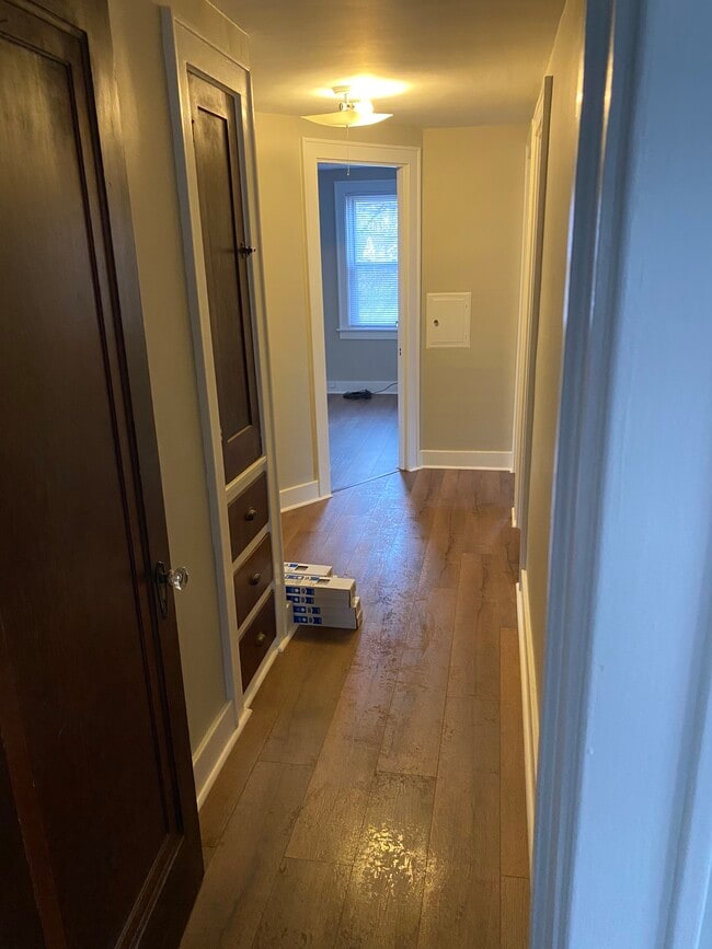 Hall - 38 Pullman Ave Unidad Upper