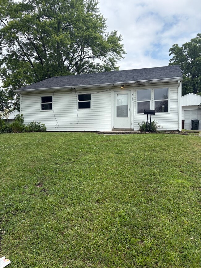 Building Photo - 4375 Catalina Ave