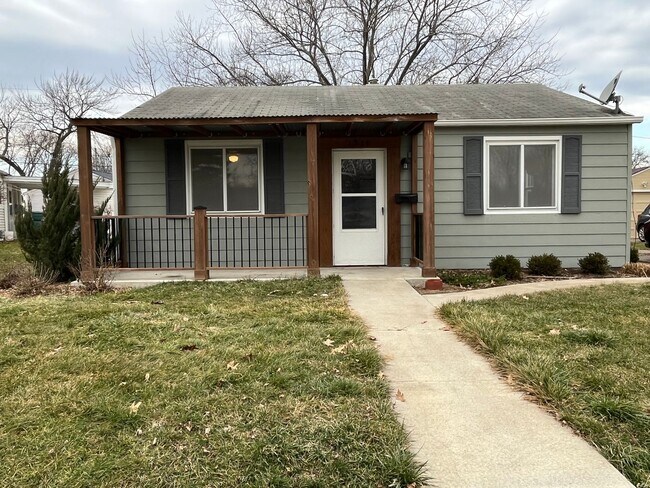 Photo - Molette Home in the heart of Moline.