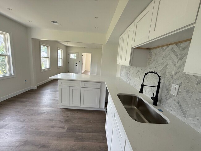 Photo - 2089 W 41st St Unit Lower