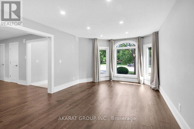 Photo - 1274 Kings College Dr