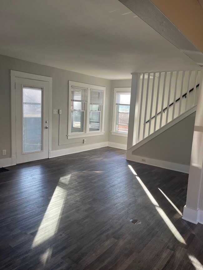 Building Photo - 1117 Copeland Ave