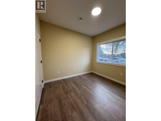 Photo - 11442-11240 240 St