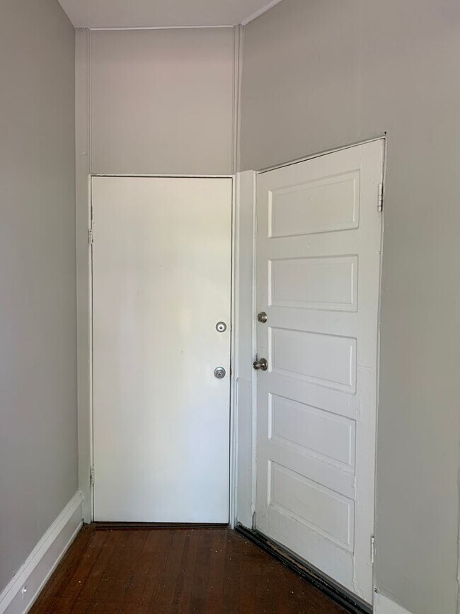 Photo - Updated apartment in the Fan! Unidad 2210 Parkwood Ave-  2