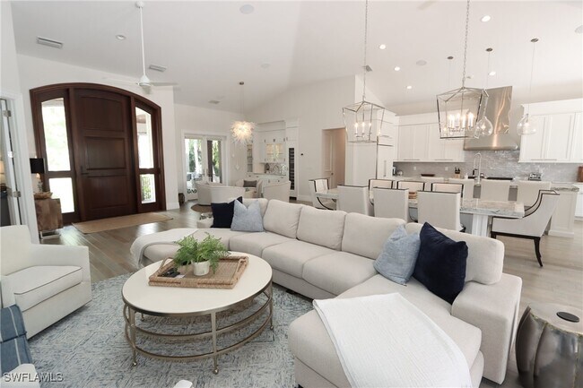 Photo - 875 Gulf Shore Blvd S