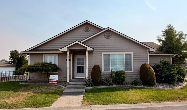 Building Photo - 2421 S Arthur Ct