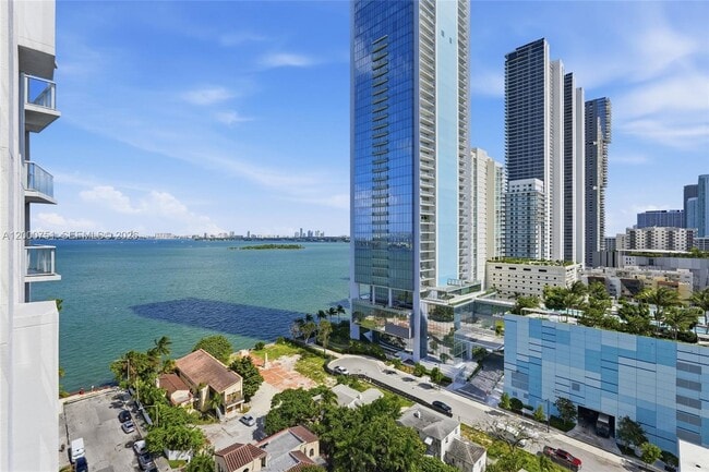 Photo - 601 NE 27th St Unidad 1506