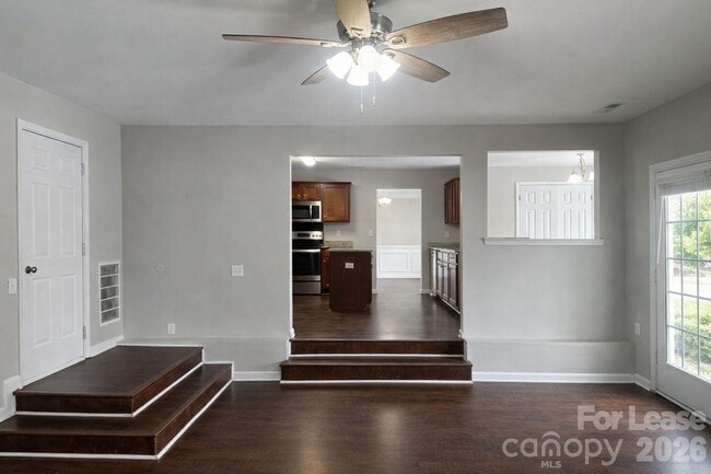 Photo - 10545 Barvas St