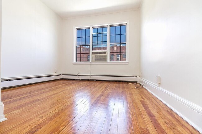 Photo - 154 W 29th St