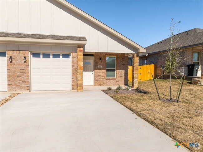 Building Photo - 4905 Rose Gdn Lp Rental