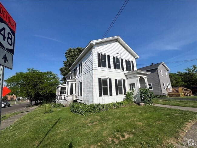 Building Photo - 291 W 2nd St Rental