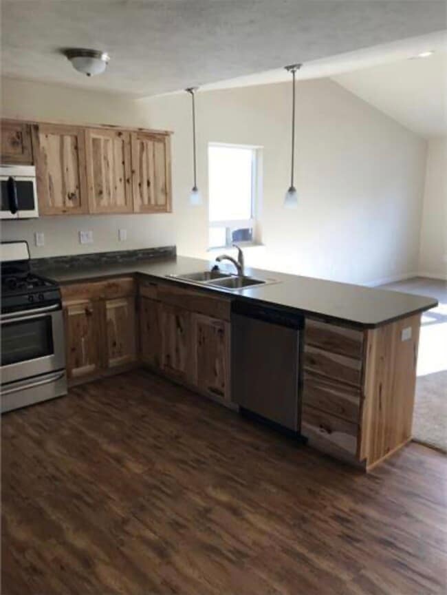 Photo - 1122 Hourglass Ln