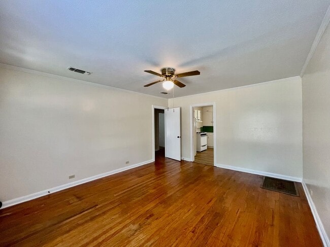 Photo - 705 Runnels Ave