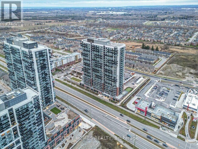 Photo - 2550 Simcoe St N Unité 317