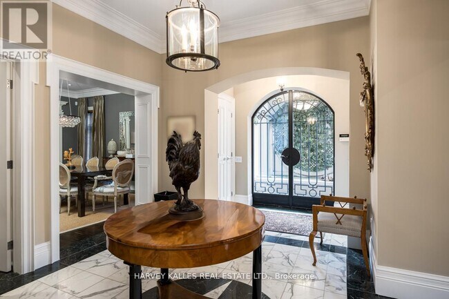 Photo - 173 Balmoral Ave