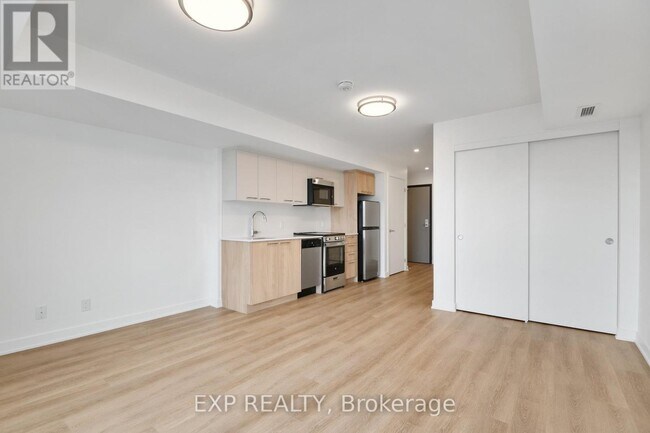 Photo - 19 Robinson Ave