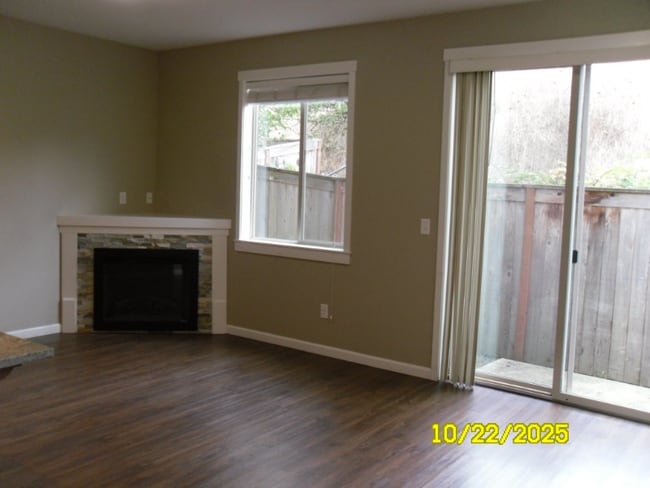 Photo - 4300 NE 34th Cir