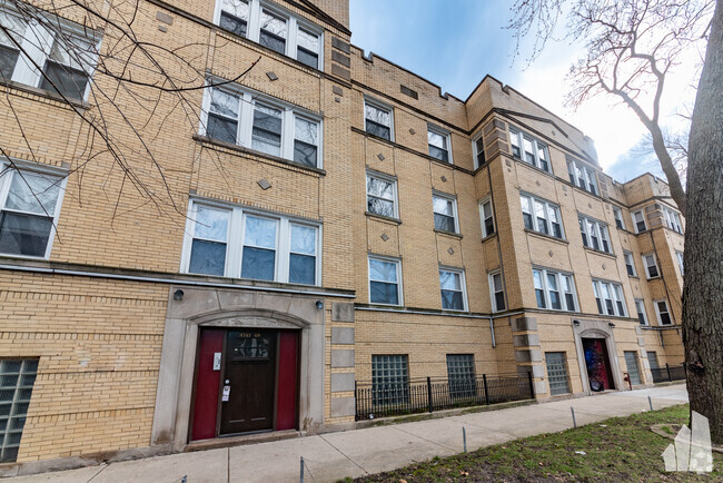Building Photo - 4451 N Hamlin Ave Unit # 03 Rental