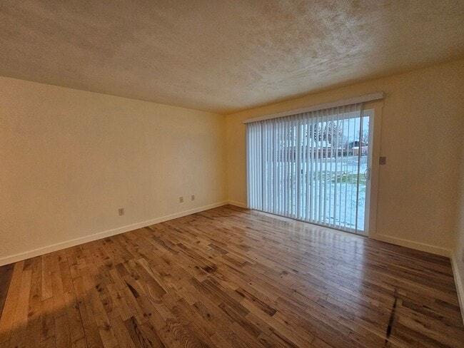 Photo - WYO2102 Unidad 2104