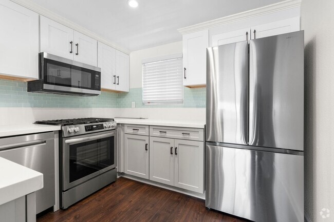 Building Photo - 2 Bedroom, 2 Bathroom Condo for Rent – Che...