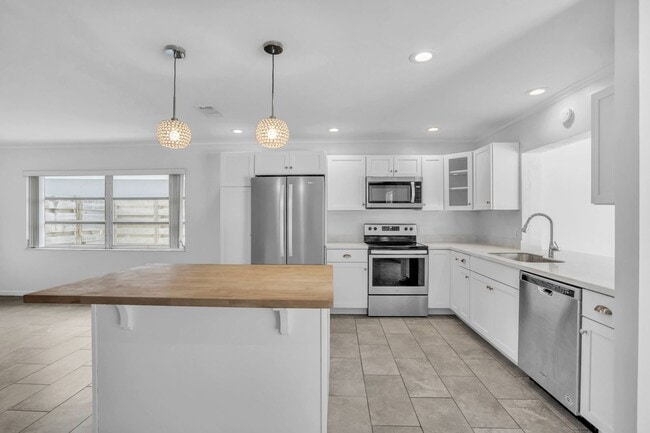 Photo - RARELY AVAILABLE!  3BED/2BATH POOL HOME FOR RENT-SARASOTA, FL $3195.00