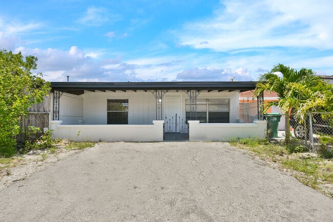 Building Photo - 18947 NW 45th Ave Rental
