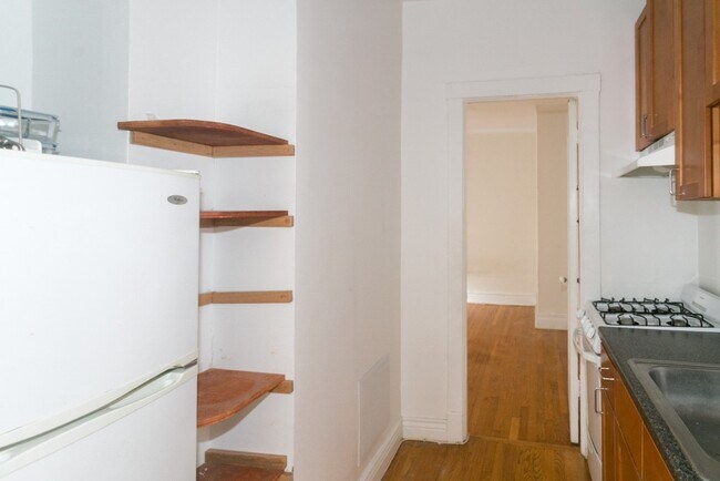 Photo - 441 W Melrose St Unit B4