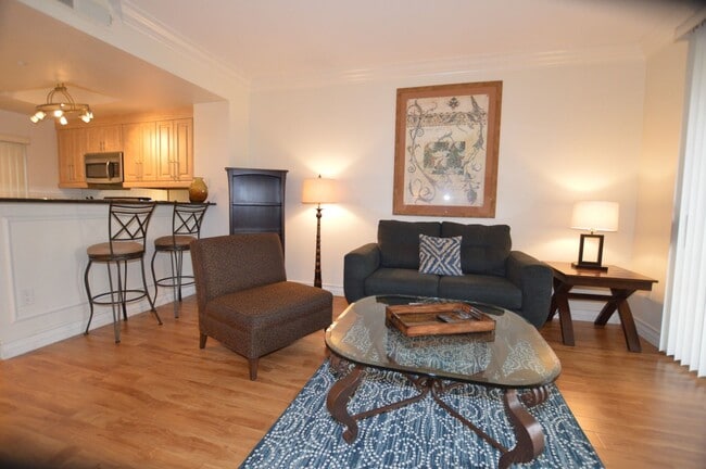 Charming Furnished Studio with Large Patio... - Charming Furnished Studio with Large Patio... Unidad 210 Rental