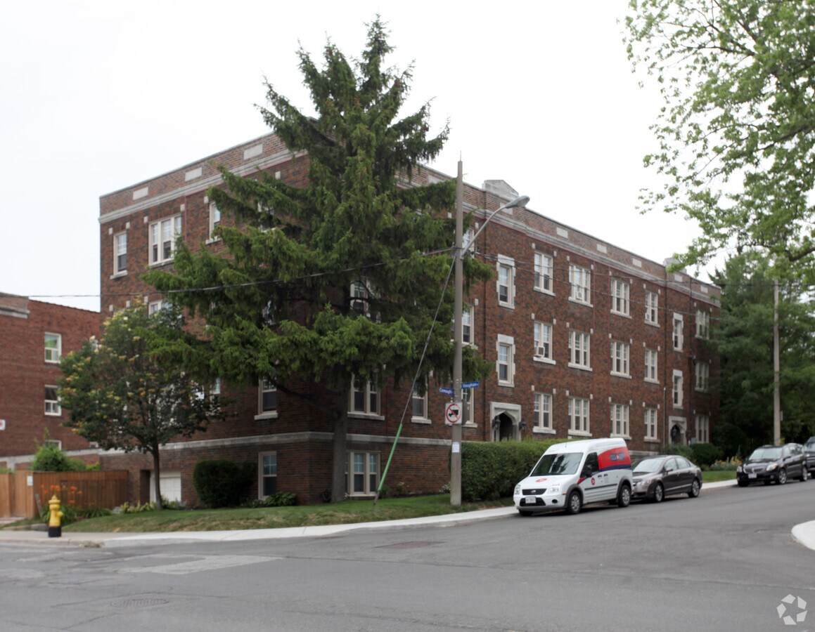 Primary Photo - 2-6 Connaught Cir