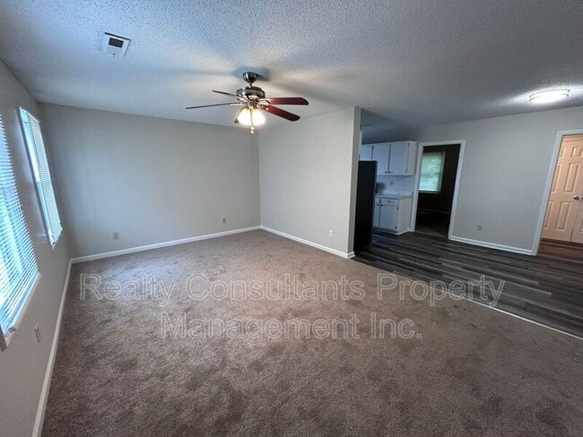 Photo - 2413 Robbins St