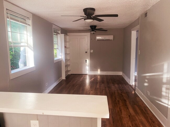 Photo - 143 Tremlett Ave