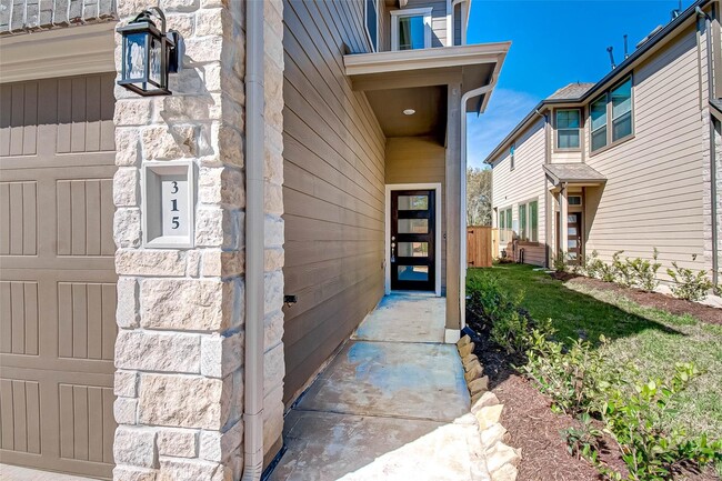 Photo - 315 N Spotted Fern Dr