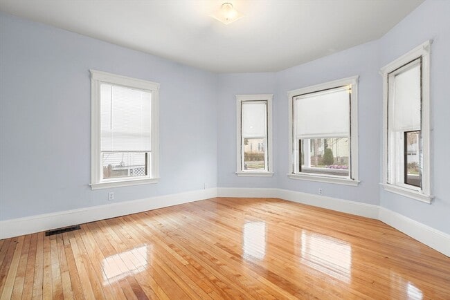 Photo - 252 Safford St Unit 254