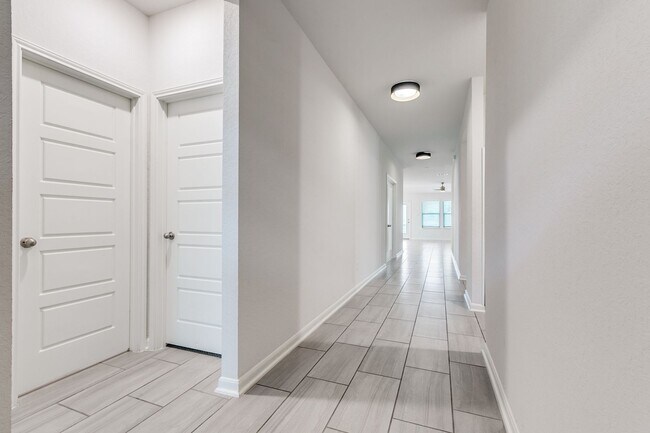 Photo - BEAUTIFUL 4-BEDROOM HOME IN TRAILS AT WESTPOINTE