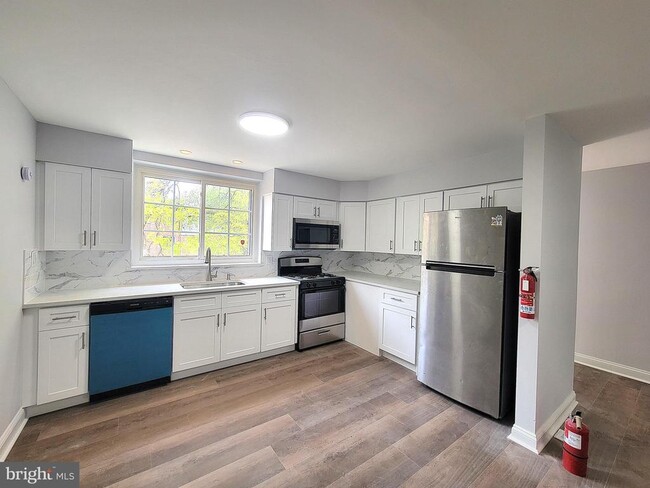 Photo - 122 Laureba Ave Townhome
