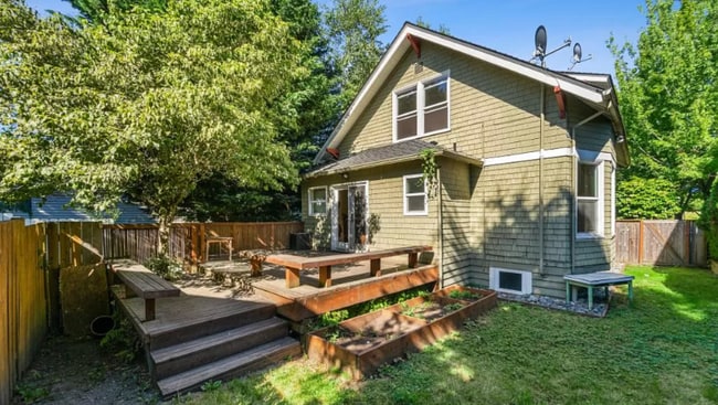 Photo - 811 Martin Luther King Jr Way