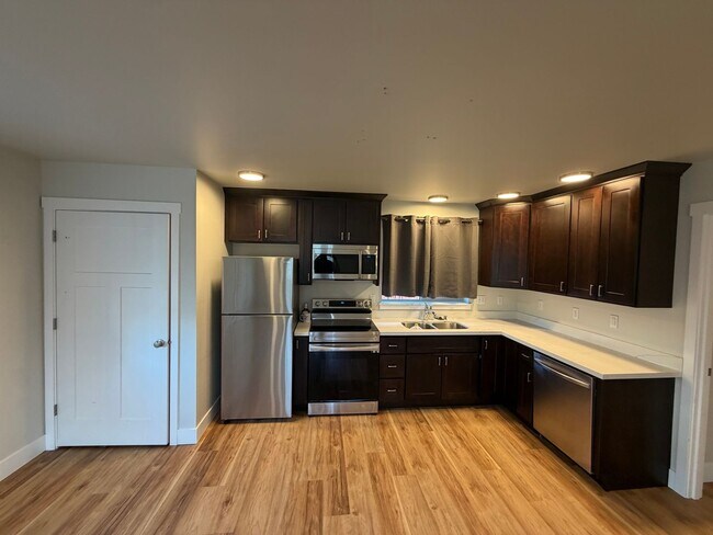 Photo - NewB TAC T 3637 Unit B