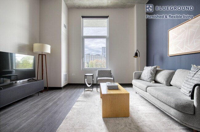 Photo - 150 N Ashland Ave Unidad FL3-ID1061