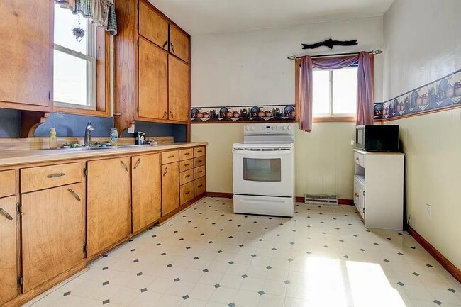 Photo - 1855 Liberty St